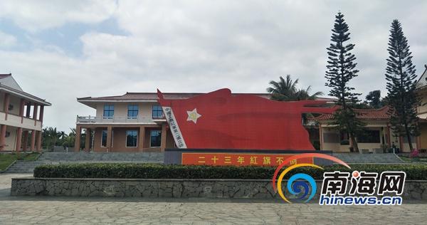 记者提及如何做足红色旅游业时,叶小平表示,红色旅游业发展,他们着重